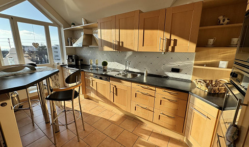 Stunning apartment * premium furnished * large, bright bathroom * modern kitchen * balcony * garage