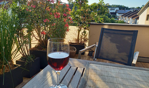 Stilvolle und sehr helle Penthouse-Wohnung von Privat