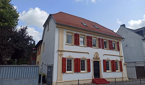 Riesiges Haus in zentraler Lage Eigennutzung und / oder kapitalanlage