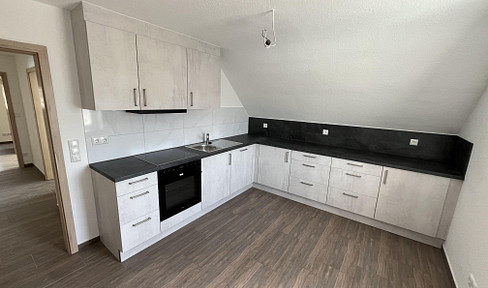 Gemütliche 2,5 Zimmer Wohnung  2 OG  in Erlangen - Dechsendorf  Loheweg 2