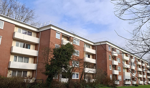 Top-designed 4-room apartment with garage and balcony in Bremen