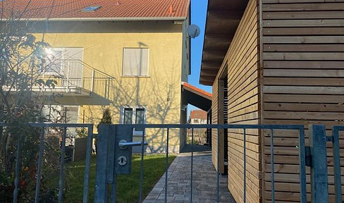 Attractive 2-room shared apartment with terrace and EBK in Bischberg