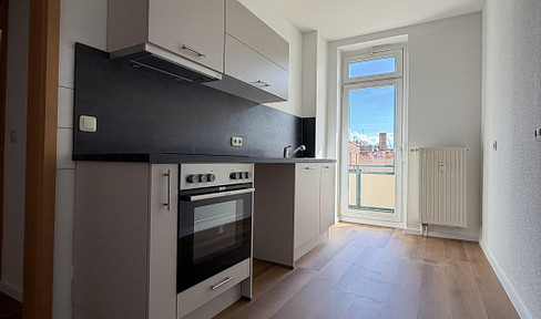 Sunny Delight - Bright 2-room apartment with a new kitchen and balcony.