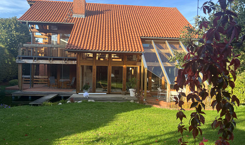 Exclusive architect-designed house in timber construction