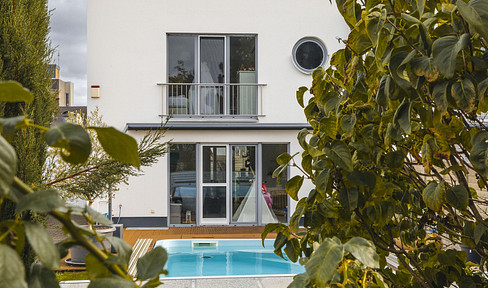 Modernes Einfamilienhaus im Bauhausstil mit Außenpool