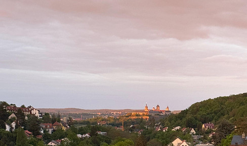 Upscale 3-room apartment with roof terrace and fortress view