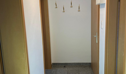 Gemütliche 2 Zimmer Wohnung, renoviert und bezugsfertig,stadtzentral