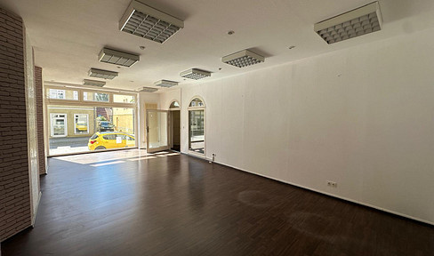 Einzelhandel oder Büro in guter Lage von Neustrelitz mit Fensterfront
