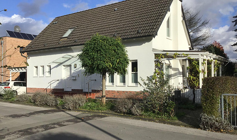 Duisburg-Süd detached house with granny apartment