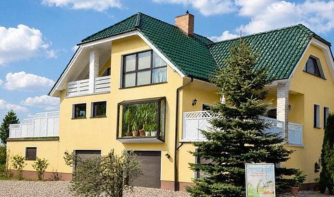 NEU! Außergewöhnliche Villa im mod. Landhausstil - inkl. Einlieger Whg & mögl. Grundstkserweiterung