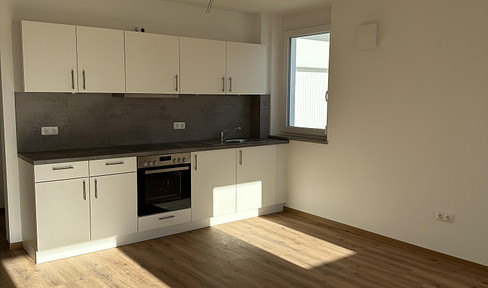 Modern 3-room apartment incl. modern fitted kitchen in Kemnath