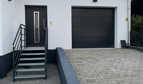 Das Haus im Haus - große 6-Zimmer-Wohnung über 2 Etagen