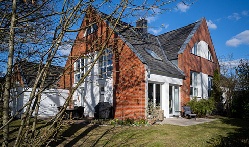 Family dream: Semi-detached house with large garden in quiet play street