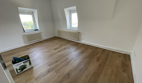 Core-renovated bright 2-room apartment in old building Velbert Mitte