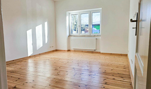 Top renovated apartment in old building near Botanischer Garten - also suitable for shared flat!