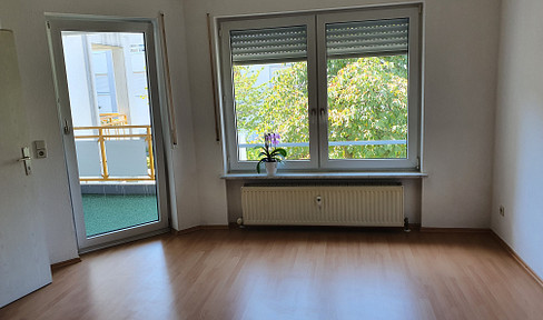 Fancy a great, friendly and bright 3-room apartment with balcony from a private owner