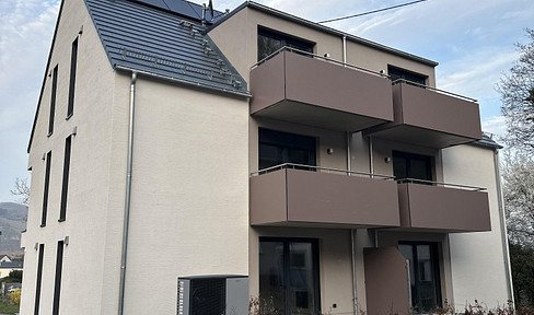 Modern, spacious 3-room apartment incl. kitchen & balcony