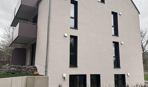 Modern, spacious 3-room apartment incl. kitchen & balcony