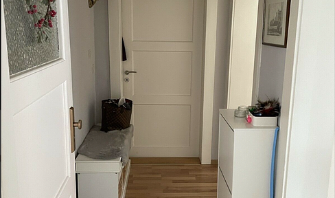 Helle 2 Zimmer Wohnung zentral mit Balkon