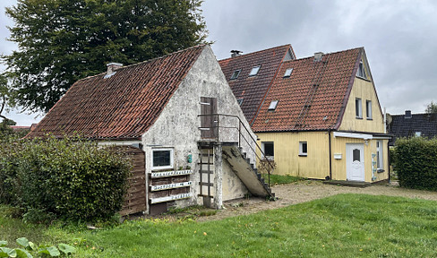 kleine Doppelhaushälfte / Erweiterungsbau möglich