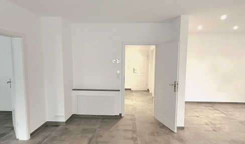 Ready for immediate occupancy, completely renovated apartment in the center with underfloor heating