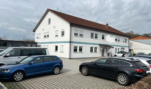 Versatile commercial premises (office, practice, law firm) in Altdorf near Landshut. Prov. free, VAT free