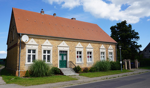 Rural property with plenty of space for keeping horses at the house