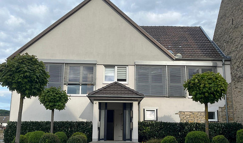 83.22 sqm raised first floor apartment for rent in a quiet residential area!