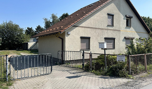 Very quietly located semi-detached house in Berlin Mahlsdorf for sale privately