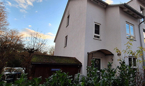 End terraced house from private owner in Böblingen with garage and carport