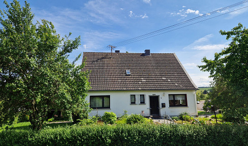 Well-kept semi-detached house in prime residential area in Mastershausen