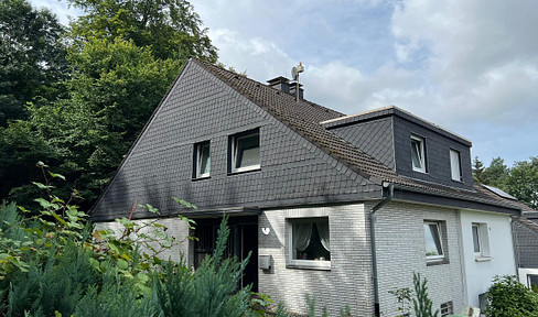 SEMI-DETACHED HOUSE (DHH) IN LEICHLINGEN/RHLD