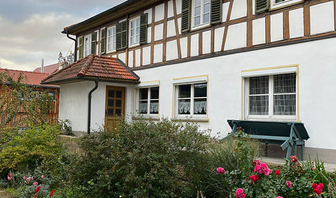 Living with historical charm: 125 sqm in a renovated half-timbered house in Oberleiterbach