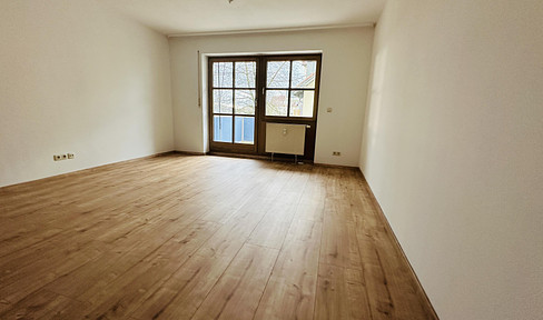 2 Zimmer Wohnung, ETW, Erstbezug nach Renovierung, provisionsfrei, 1. OG