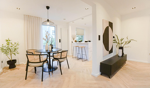 RESERVED! - Exclusive living in OLB's popular Ehnernviertel district - completely renovated 2-room condominium