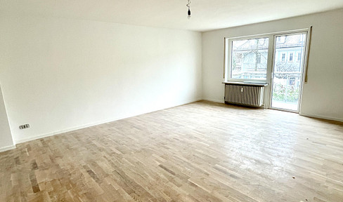 Directly at the Ostpark- Sunny 2.5 room apartment