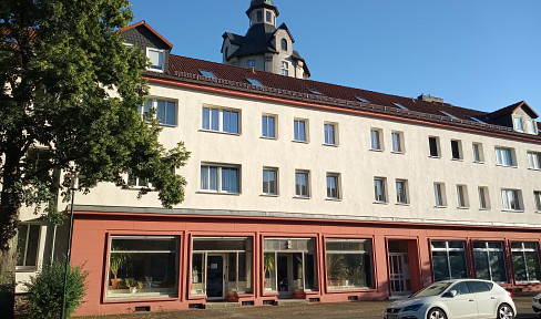 For rent: 183 square meters of space near the water tower, offering large retail/office/practice rooms in a central location in Markkleeberg.