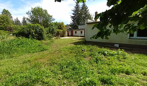 Building plot, well cut and sunny