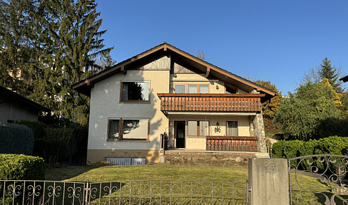 Traumhaftes 2-Familienhaus mit Einliegerwohnung in zentraler Halbhöhenlage von Plochingen