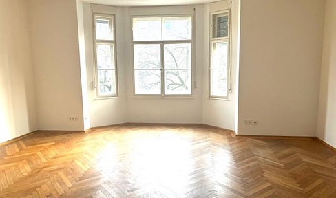 Sonnige, sehr helle 3-Zi-Altbau-Wohnung in Altbogenhausen! Kompl. sanierter Altbau mit toller EBK!