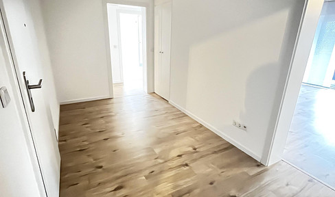 Frisch renoviert + Balkon + Einbauküche = Ihr neues Zuhause