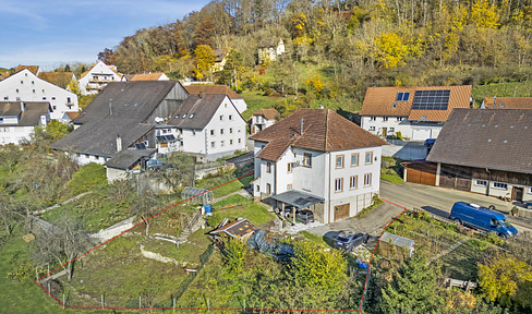 Großzügiges Einfamilienhaus nahe der Schweizer Grenze im Suedschwarzwald