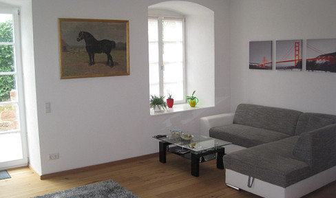 Rittersbach Castle: Exclusive rental apartment (approx. 93 m², incl. fitted kitchen) in a cultural monument!