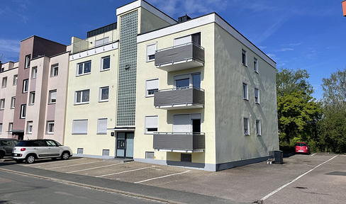 PROVISONSFREI Kernsanierte 3 Zimmer Wohnung mit Balkon in saniertem MFH inkl. Stellplatz