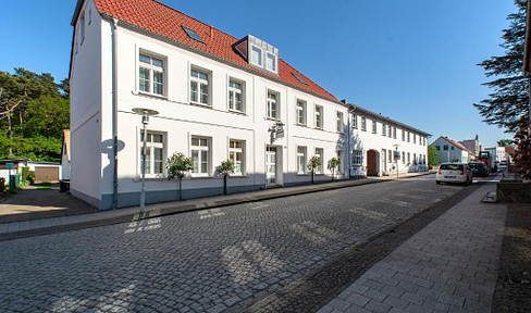 Charmante 3-Zimmer-Altbauwohnung mit Terrasse in ruhiger Lage