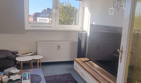 Eutin: Well-designed 2-room apartment with fitted kitchen - central location