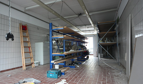 Flexible warehouse with paint shop