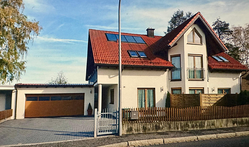 Detached house by the lake