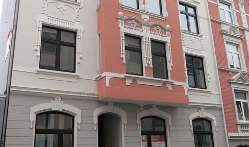 Refurbished apartment with elevator