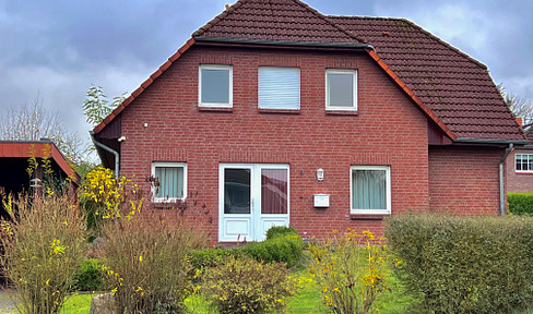 Beautifully maintained detached house - commission-free